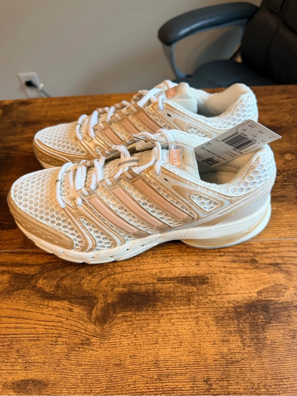 Women’s Mesh Athletic Sneakers in Cream and Light Pink